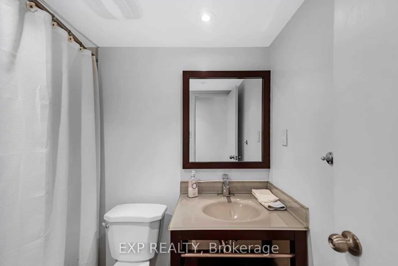 15390, Yonge, Aurora Heights, Aurora