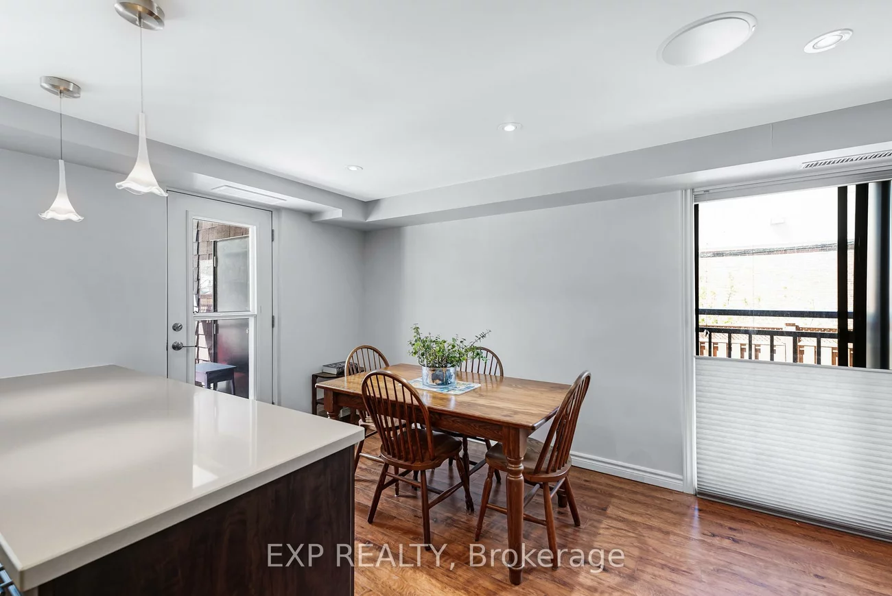 15390, Yonge, Aurora Heights, Aurora
