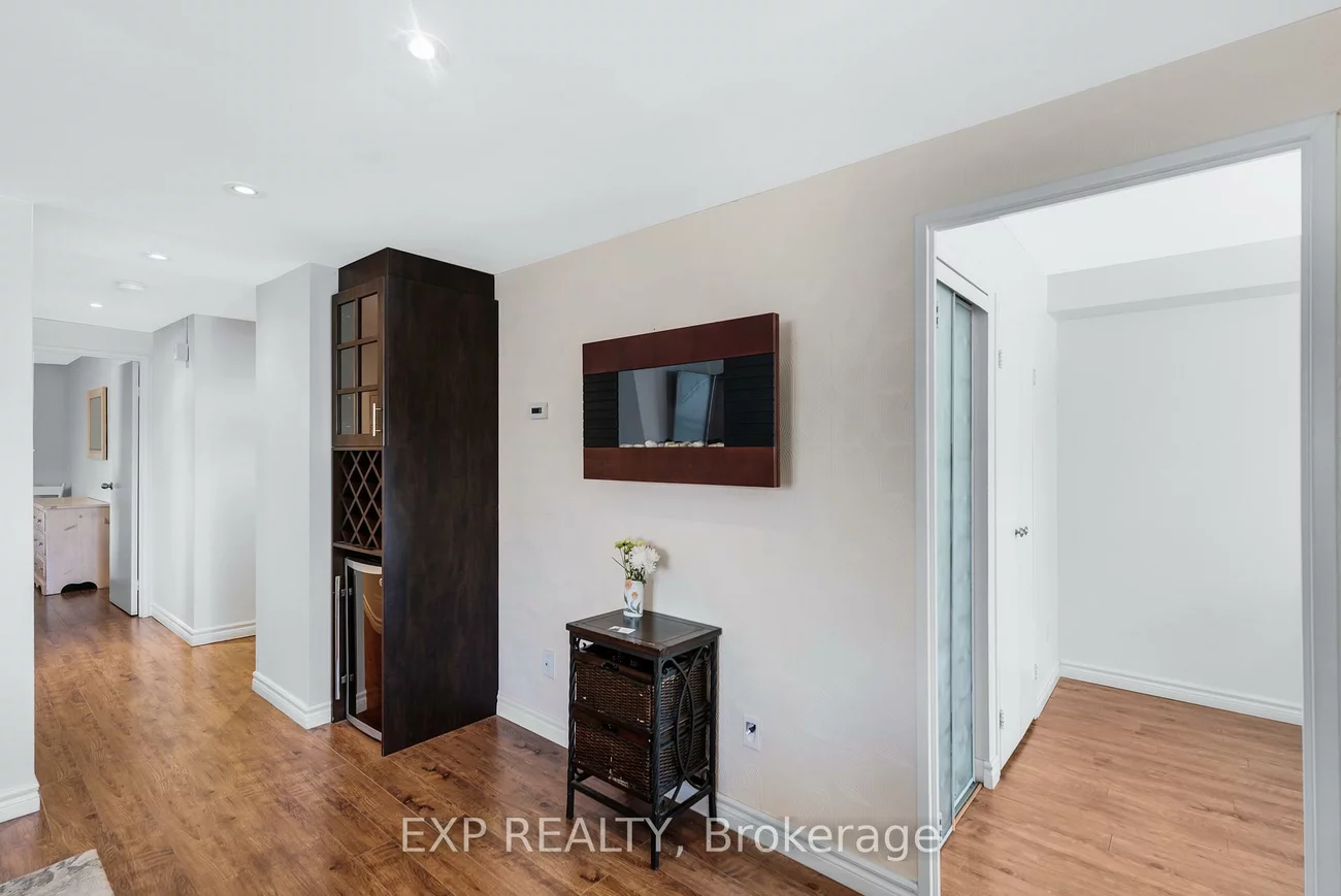 15390, Yonge, Aurora Heights, Aurora