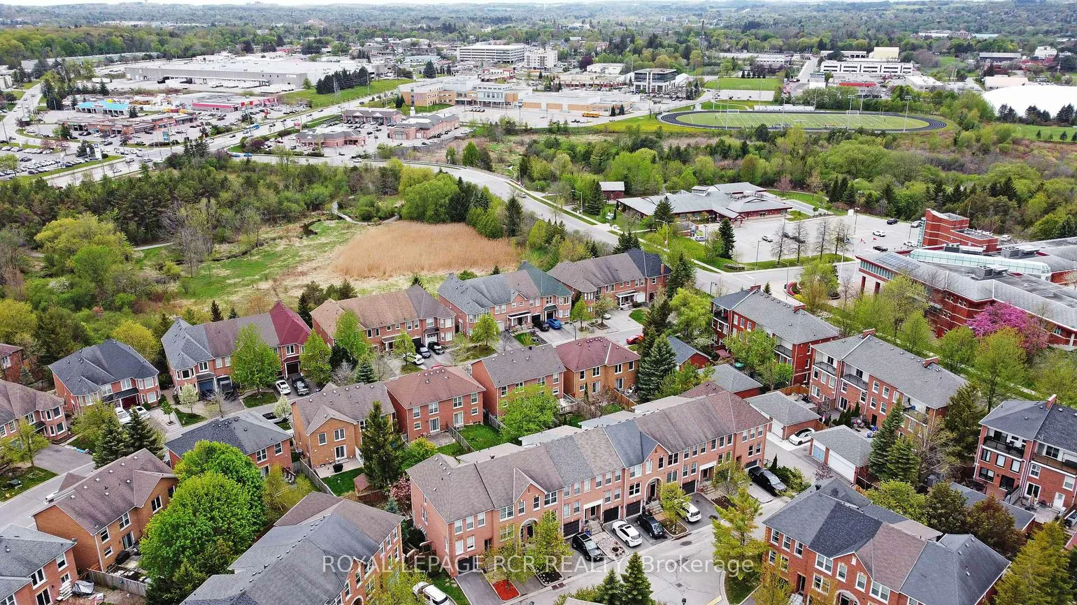 28, Wyatt, Bayview Wellington, Aurora