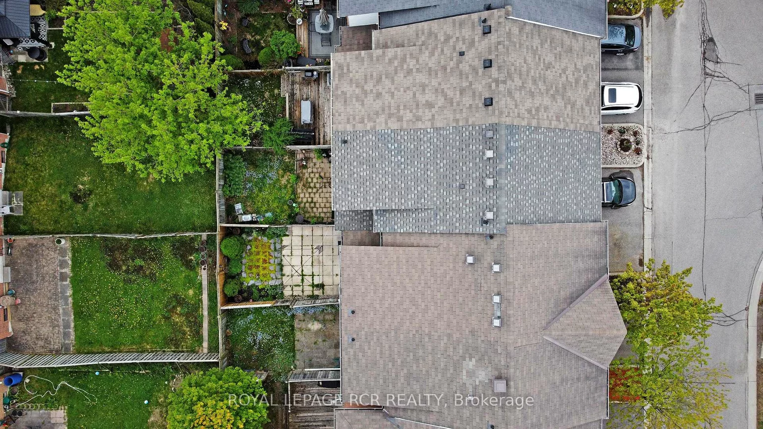 28, Wyatt, Bayview Wellington, Aurora