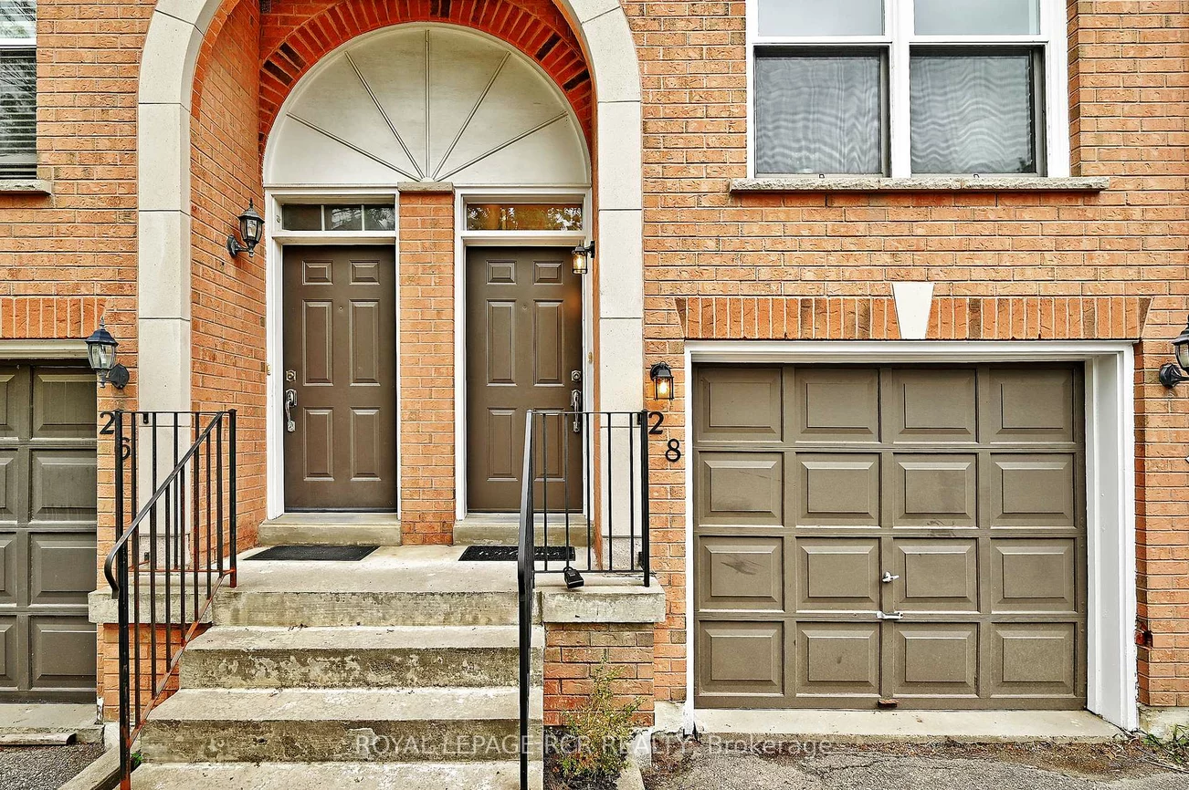 28, Wyatt, Bayview Wellington, Aurora