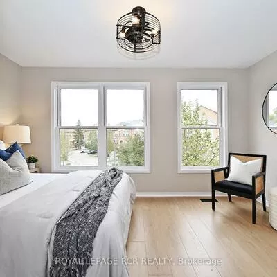 28, Wyatt, Bayview Wellington, Aurora