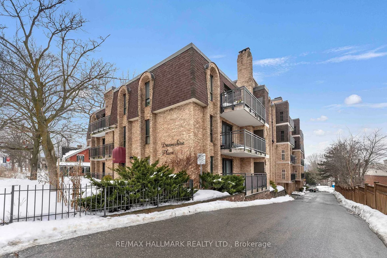 15390, Yonge, Aurora Village, Aurora