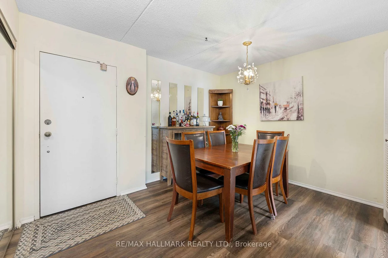 15390, Yonge, Aurora Village, Aurora