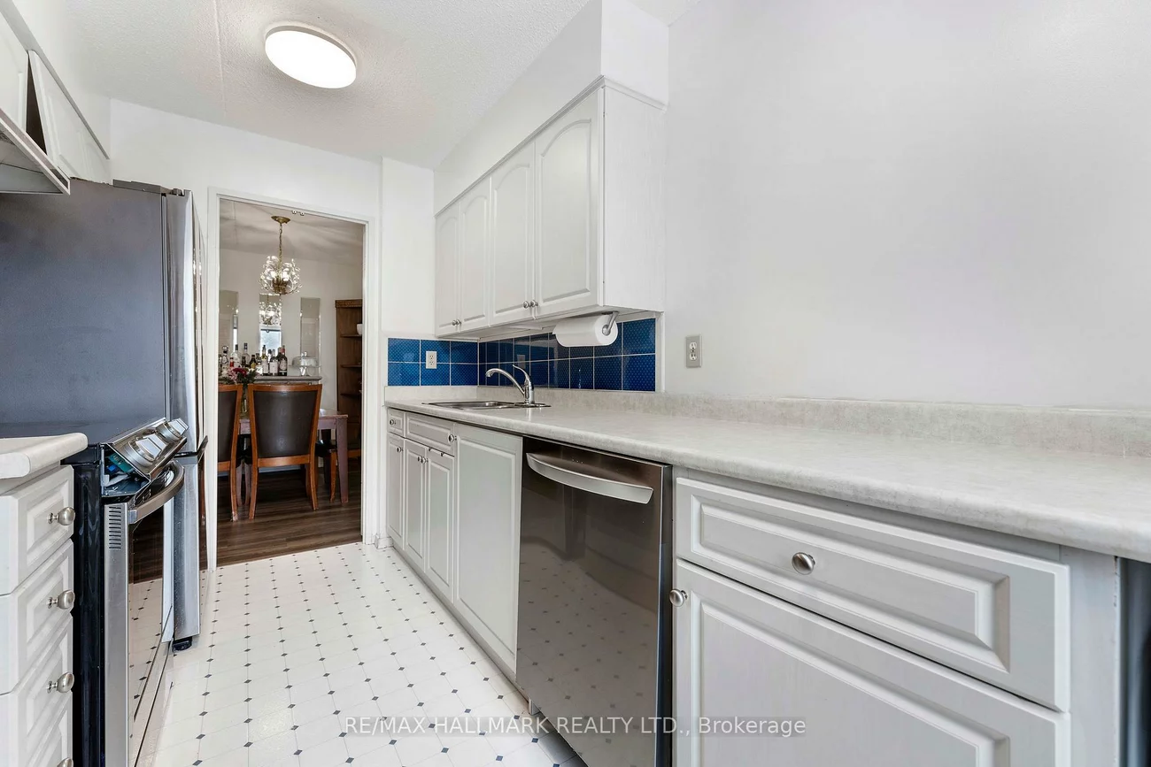 15390, Yonge, Aurora Village, Aurora