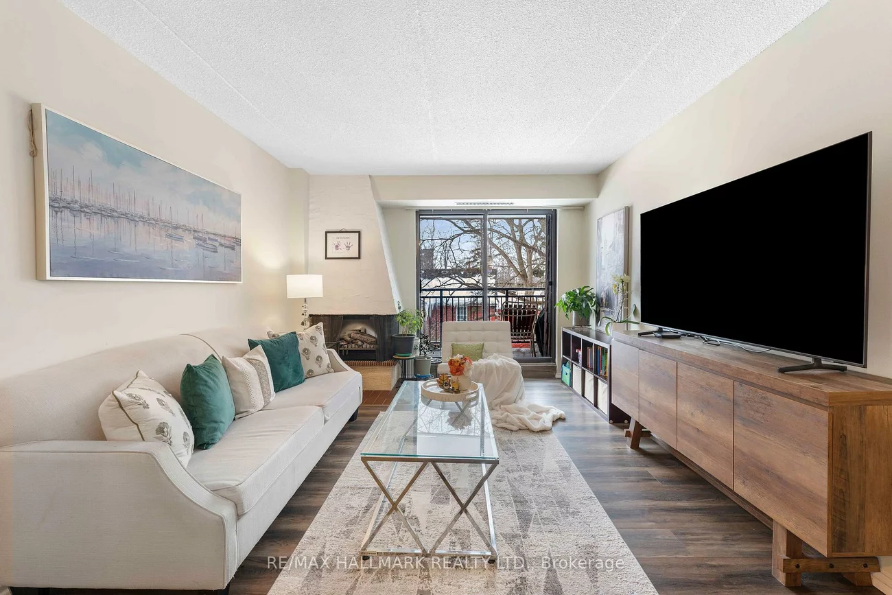 15390, Yonge, Aurora Village, Aurora