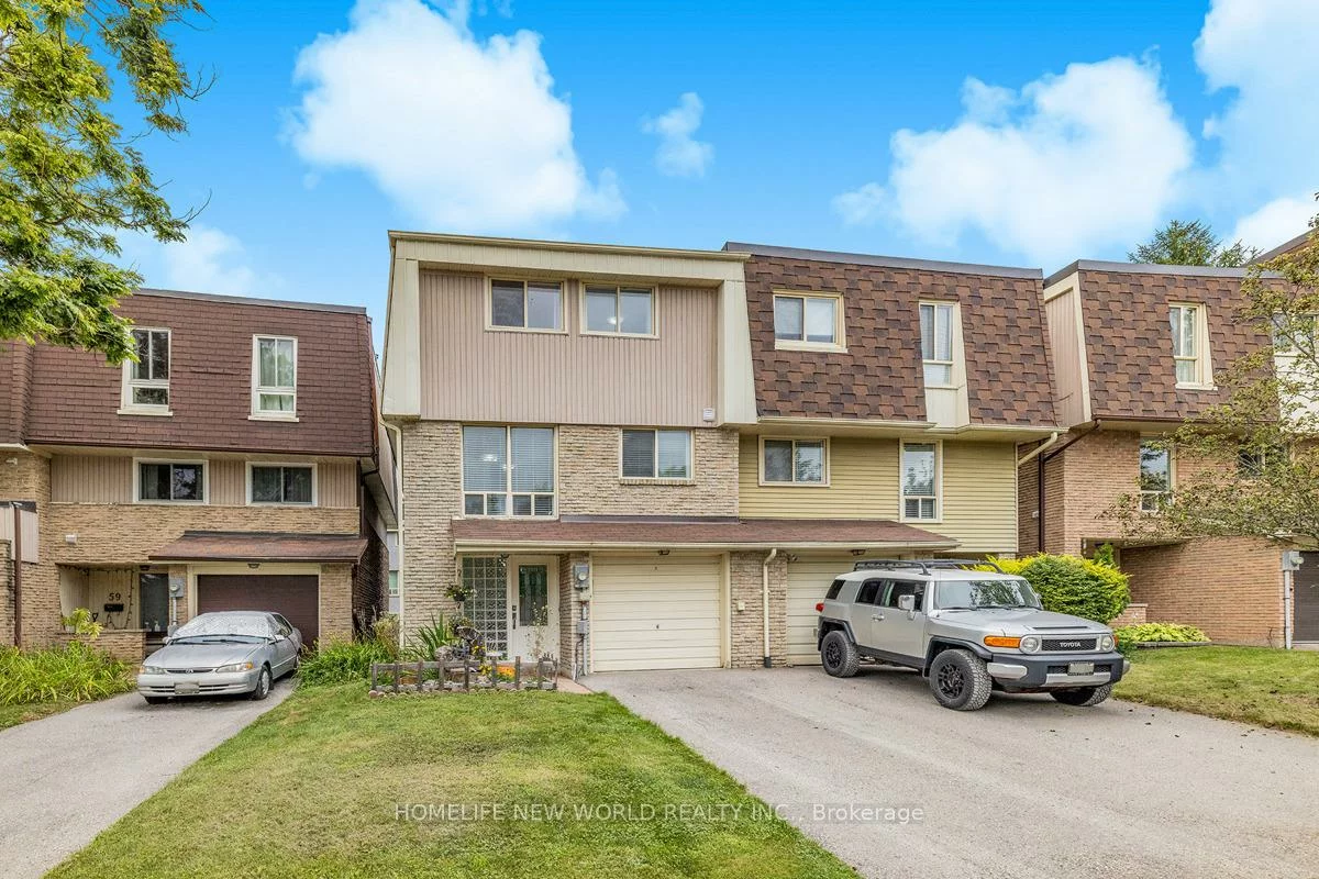 61, Poplar, Aurora Highlands, Aurora