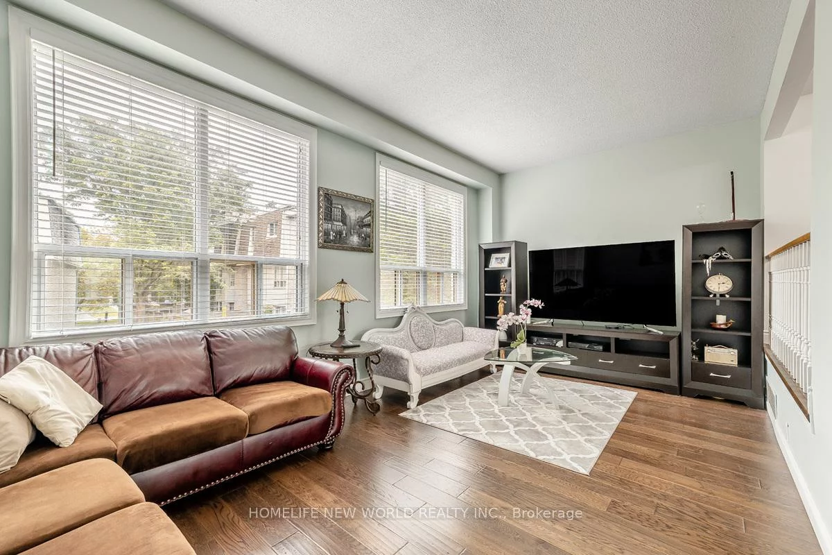 61, Poplar, Aurora Highlands, Aurora
