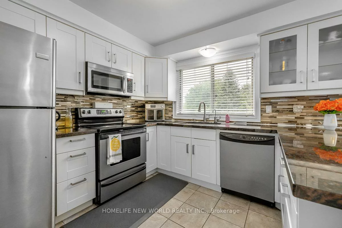 61, Poplar, Aurora Highlands, Aurora