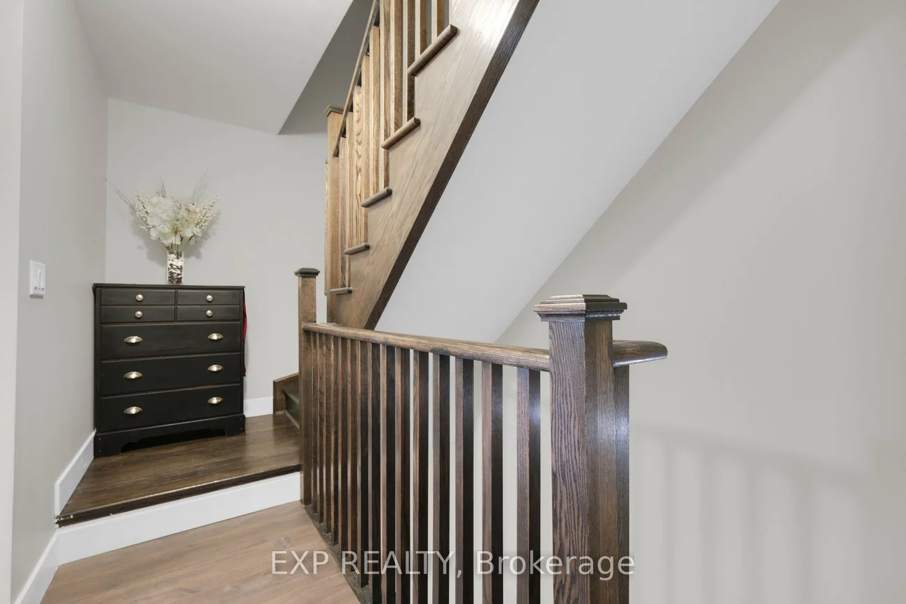 600, Alex Gardner, Aurora Heights, Aurora