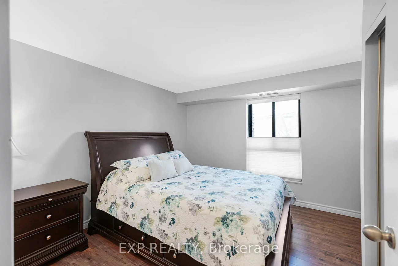 15390, Yonge, Aurora Heights, Aurora