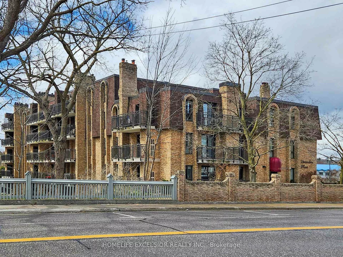 15390, Yonge, Aurora Heights, Aurora
