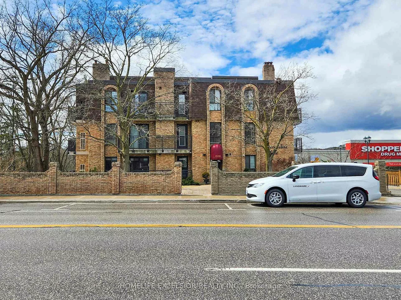 15390, Yonge, Aurora Heights, Aurora