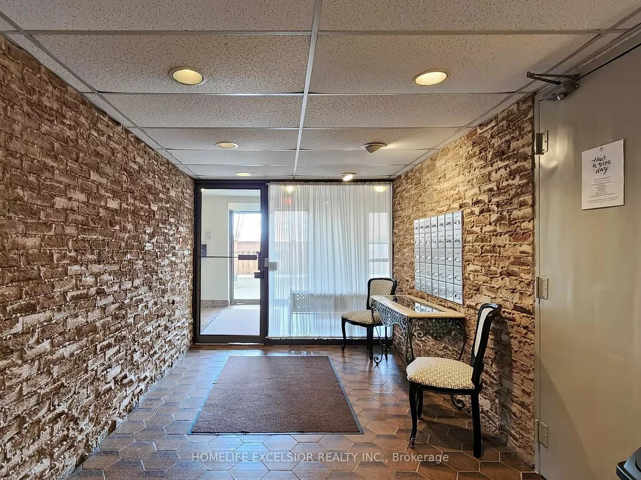 15390, Yonge, Aurora Heights, Aurora