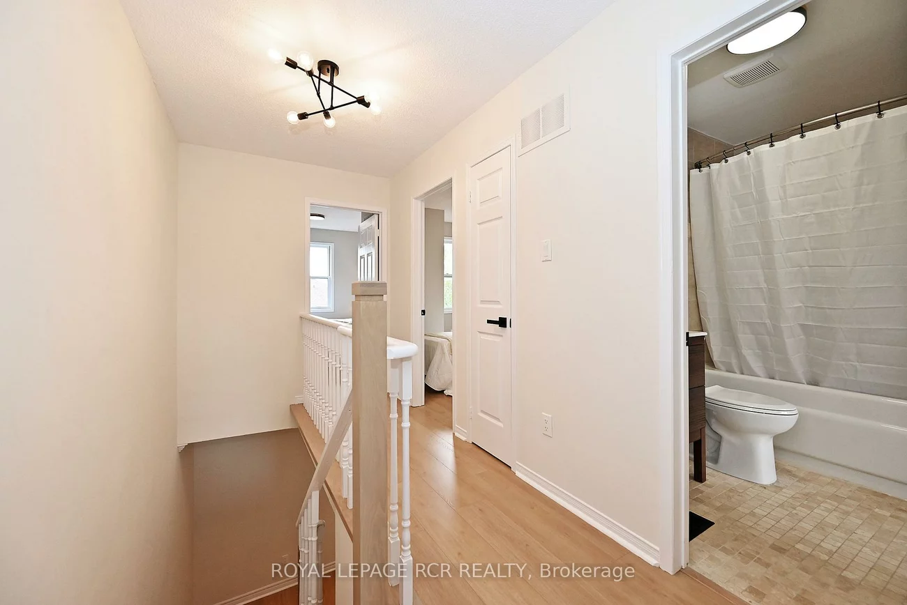 28, Wyatt, Bayview Wellington, Aurora