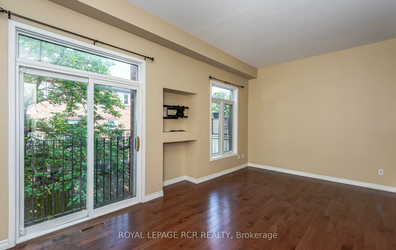 22, Sandlewood, Bayview Wellington, Aurora