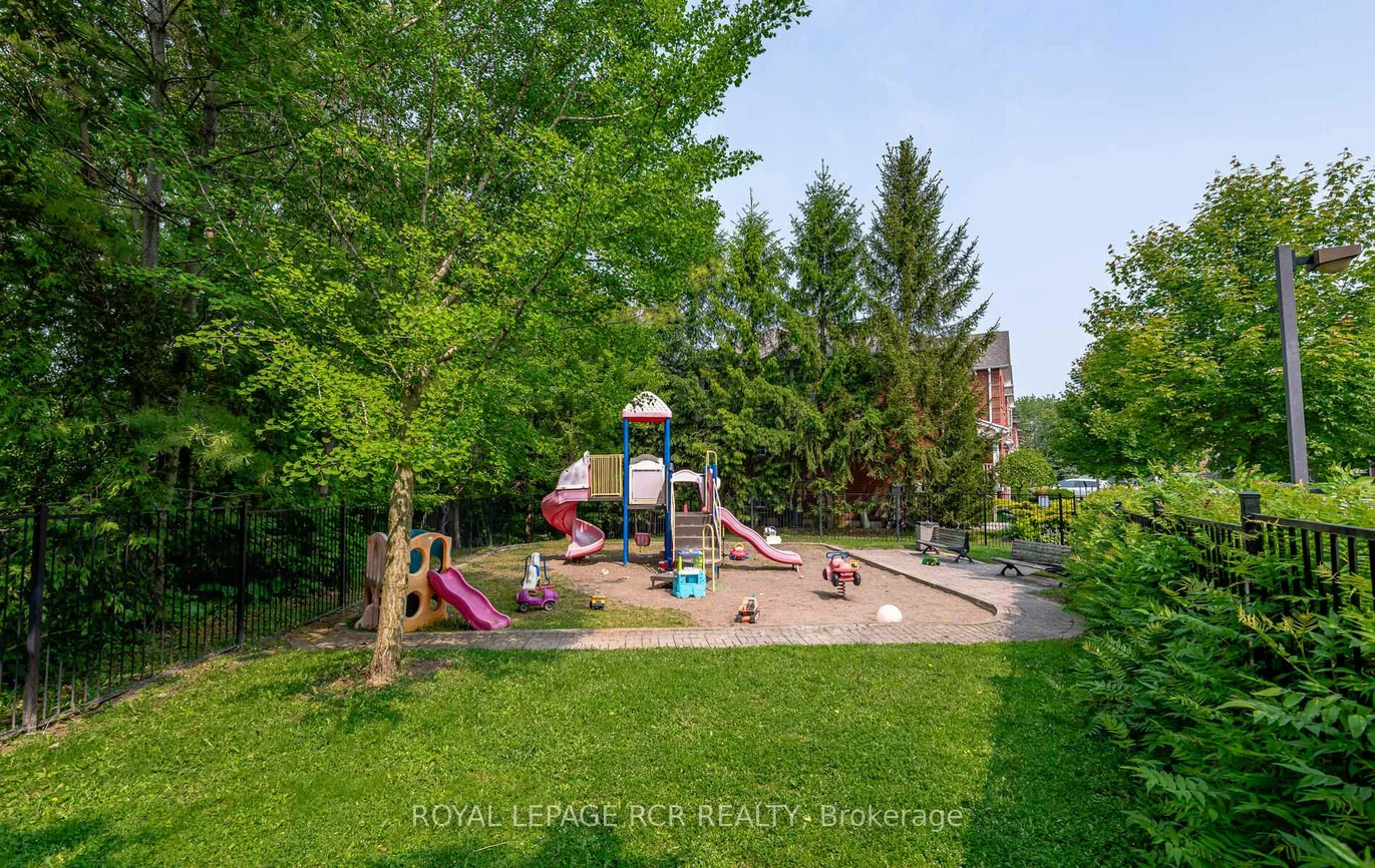 22, Sandlewood, Bayview Wellington, Aurora