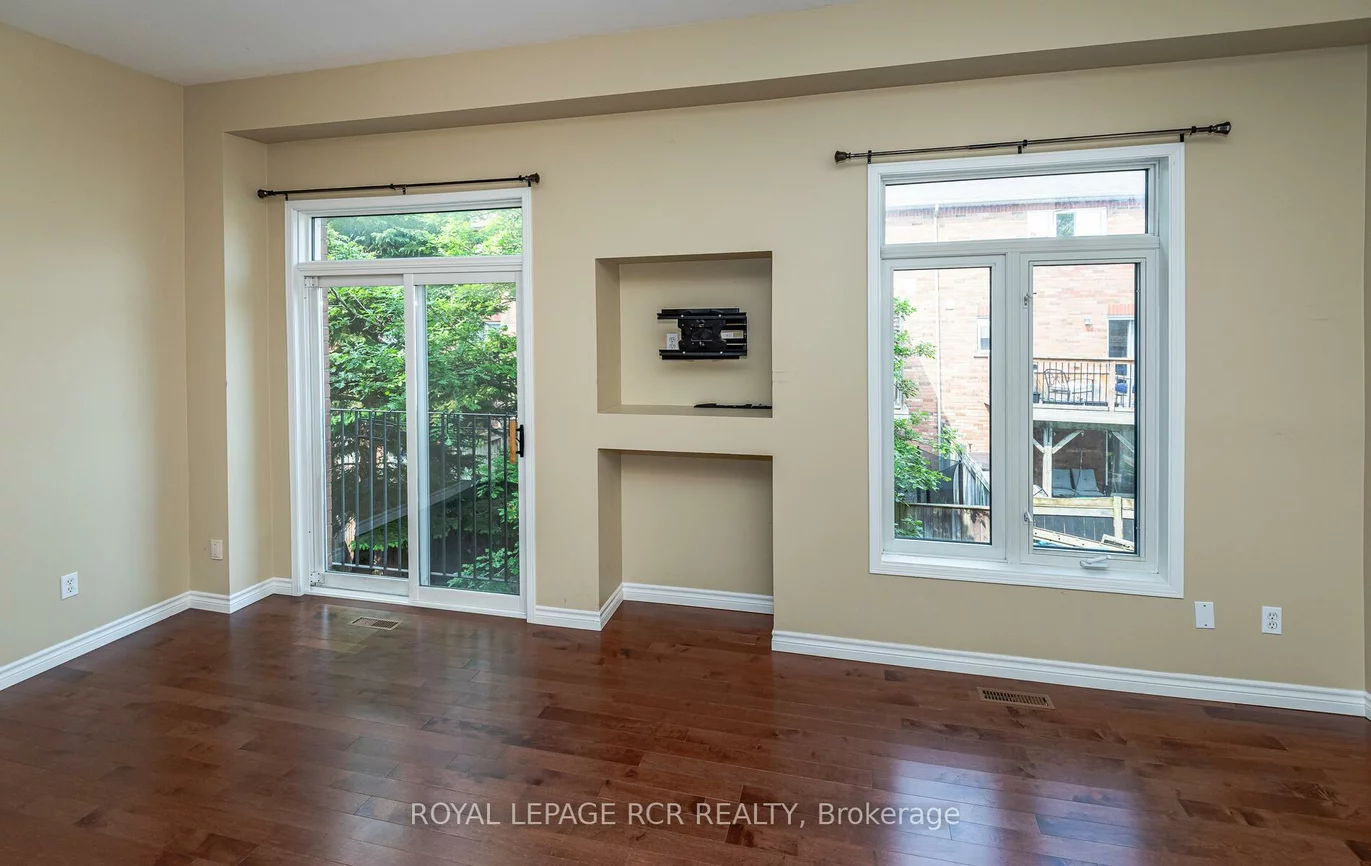 22, Sandlewood, Bayview Wellington, Aurora