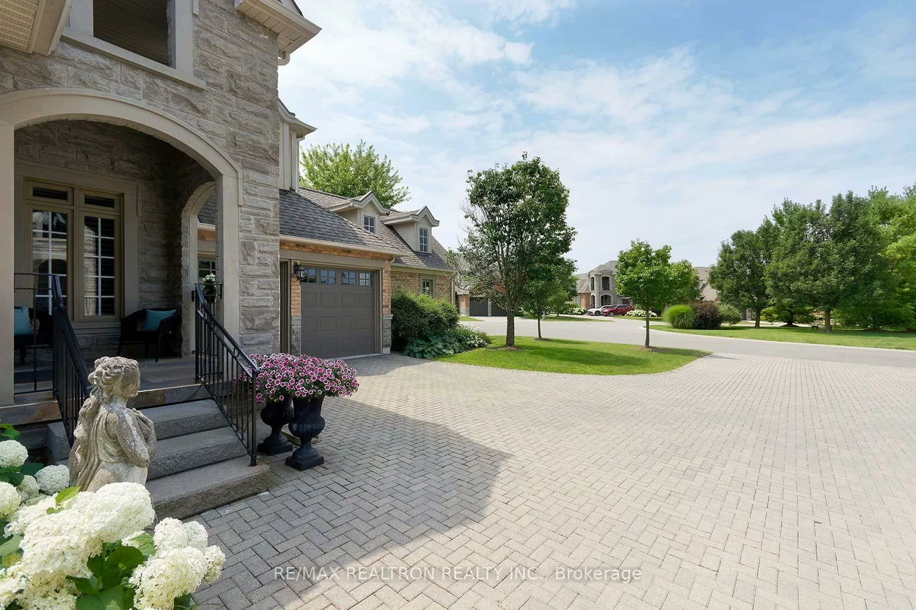 37, Britton, Aurora Estates, Aurora