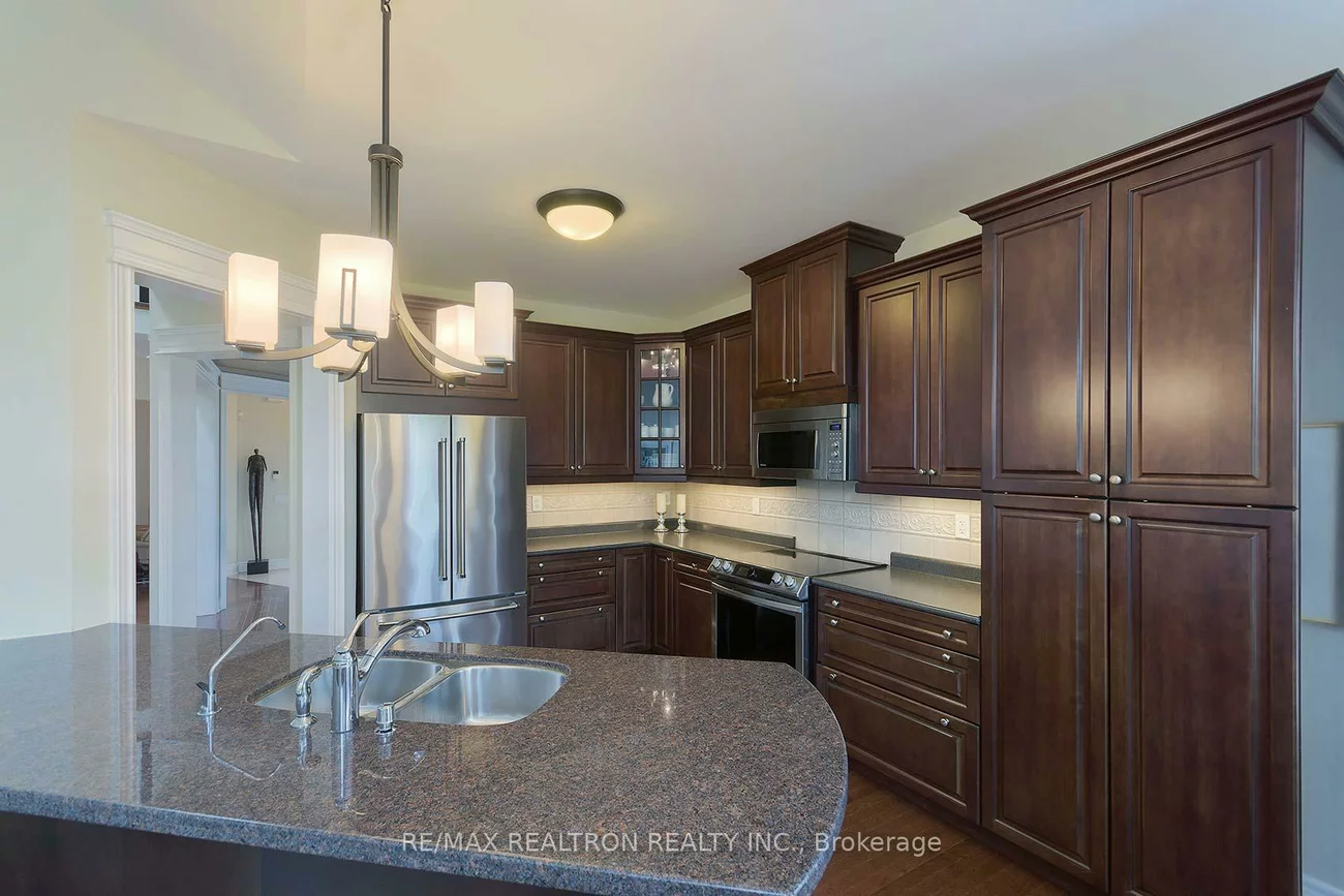 37, Britton, Aurora Estates, Aurora