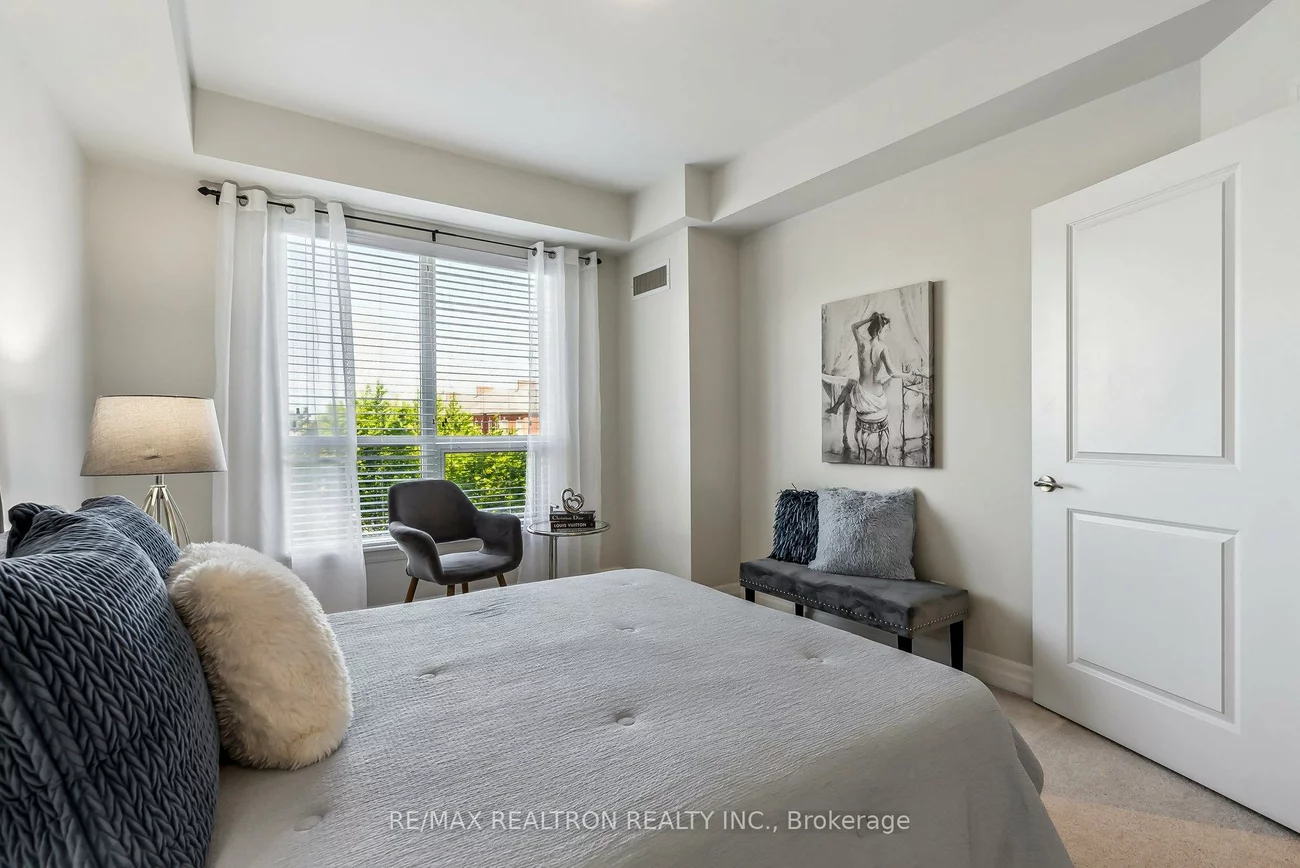 180, John West, Bayview Wellington, Aurora