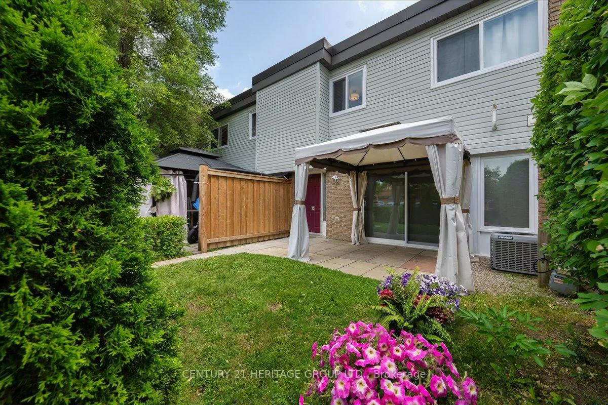 32, Springfair, Aurora Village, Aurora