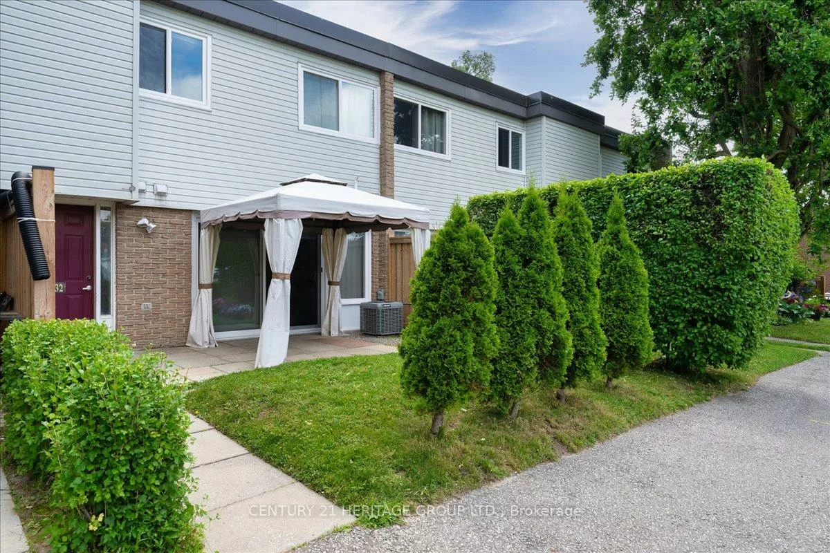 32, Springfair, Aurora Village, Aurora