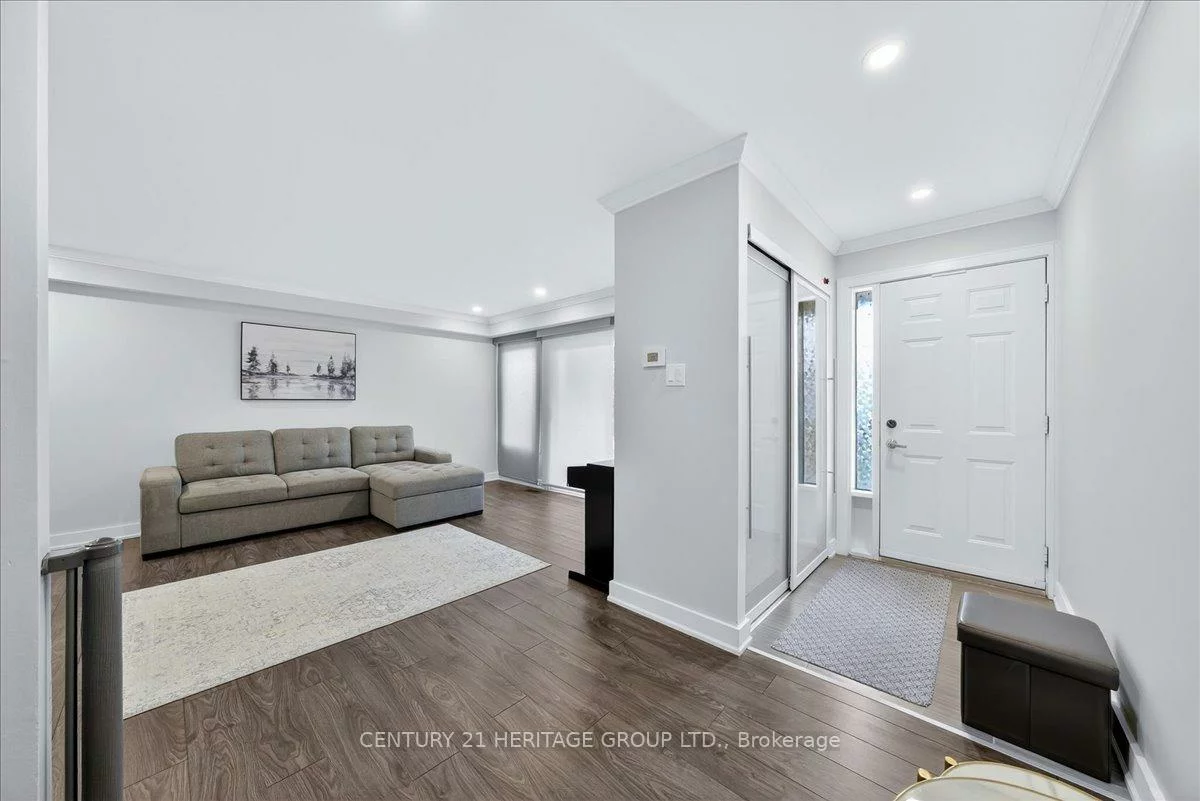 32, Springfair, Aurora Village, Aurora