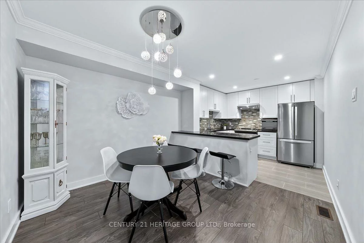 32, Springfair, Aurora Village, Aurora