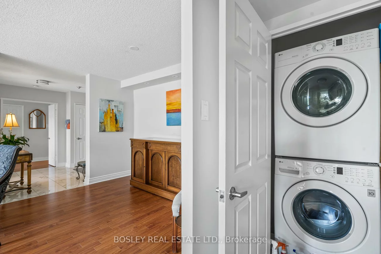 14924, Yonge, Aurora Highlands, Aurora