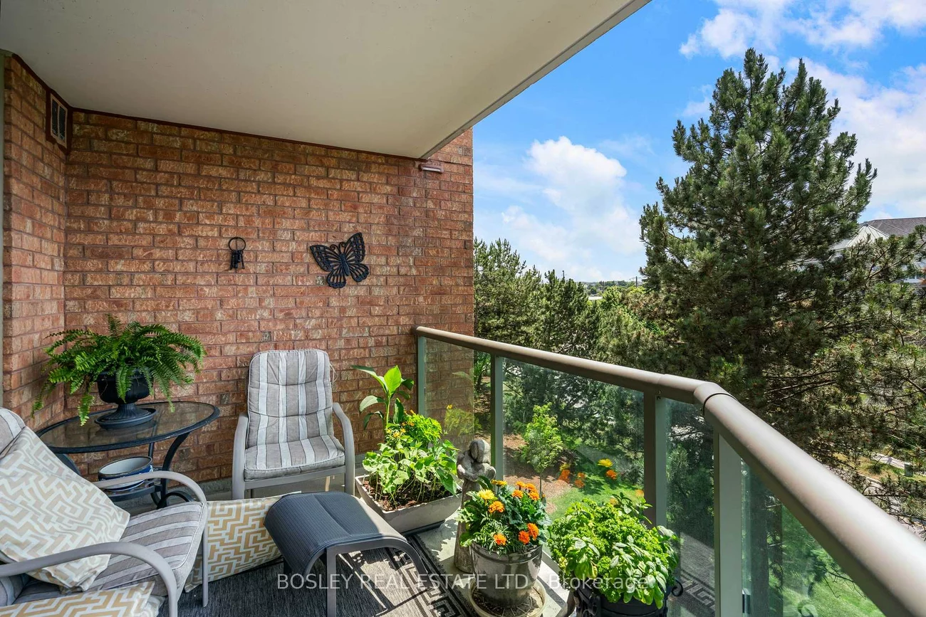 14924, Yonge, Aurora Highlands, Aurora