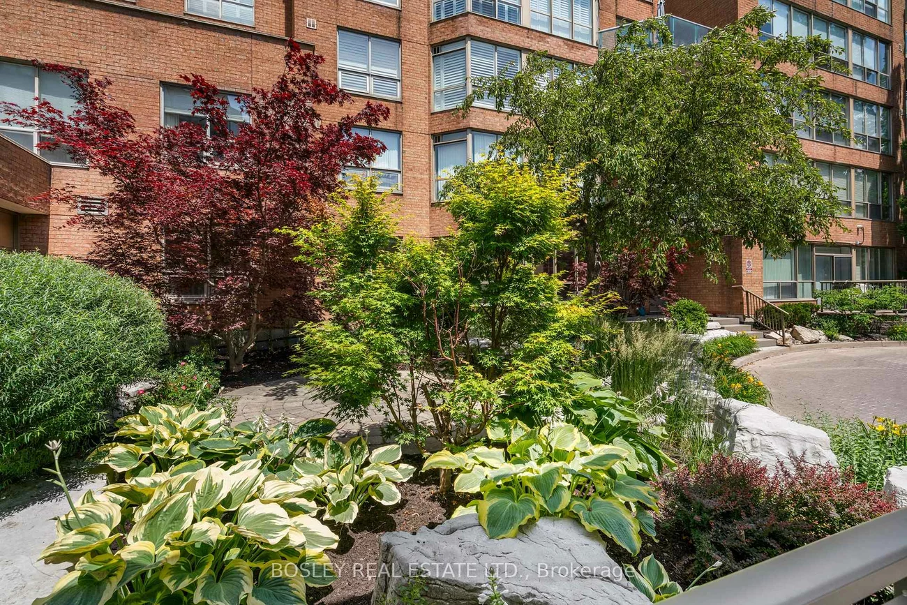 14924, Yonge, Aurora Highlands, Aurora