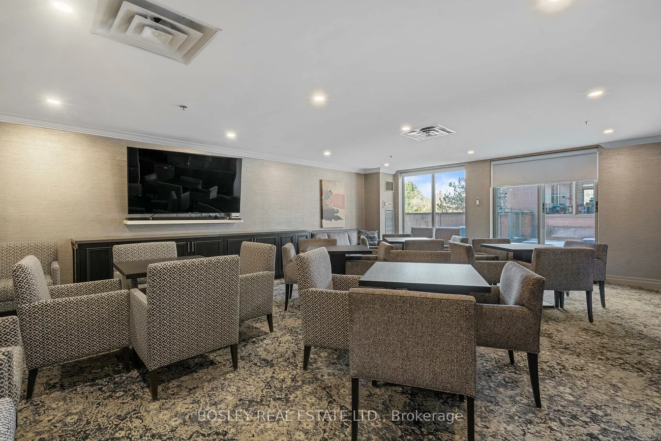 14924, Yonge, Aurora Highlands, Aurora