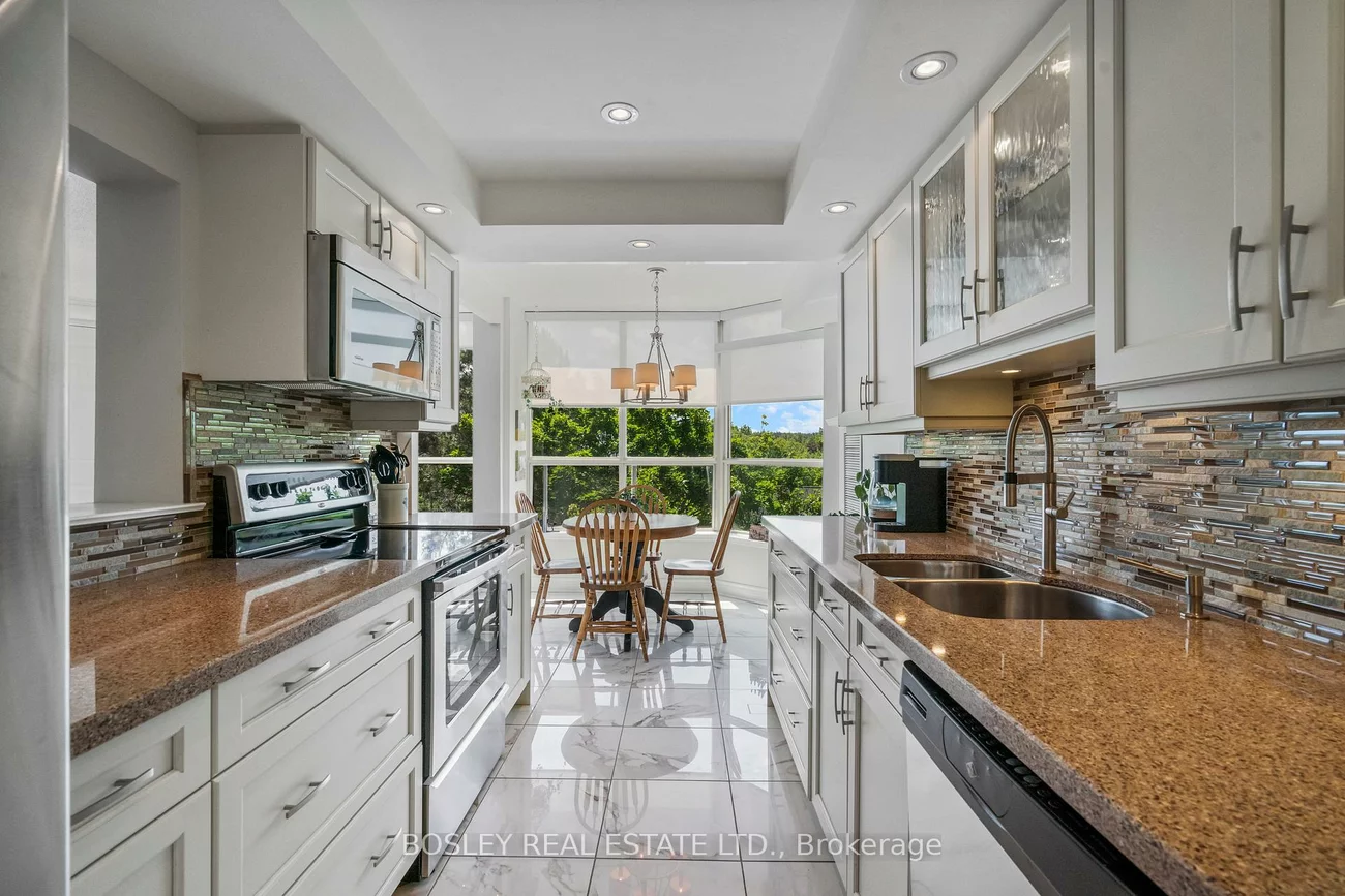 14924, Yonge, Aurora Highlands, Aurora