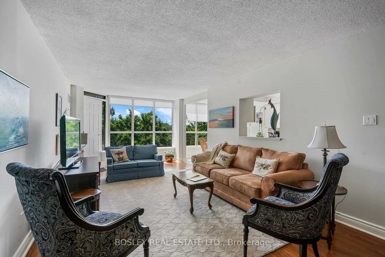 14924, Yonge, Aurora Highlands, Aurora