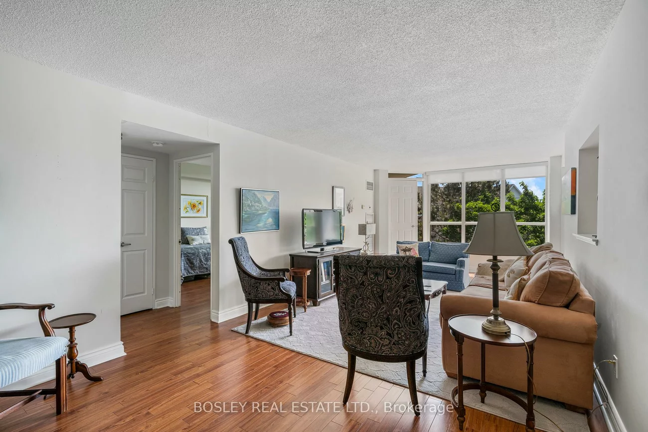 14924, Yonge, Aurora Highlands, Aurora