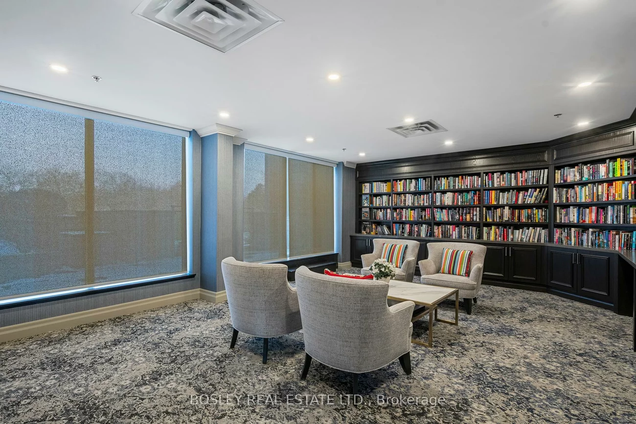 14924, Yonge, Aurora Highlands, Aurora