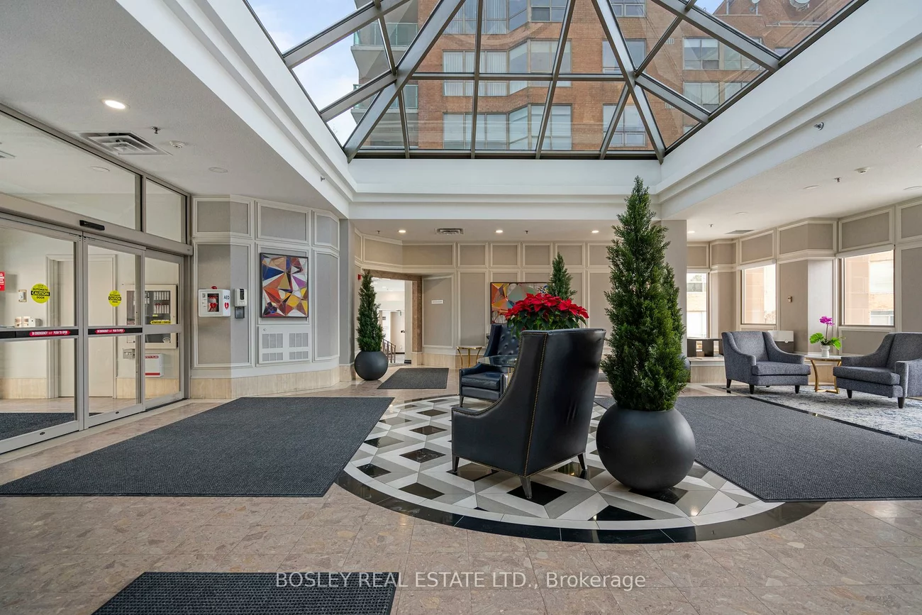 14924, Yonge, Aurora Highlands, Aurora