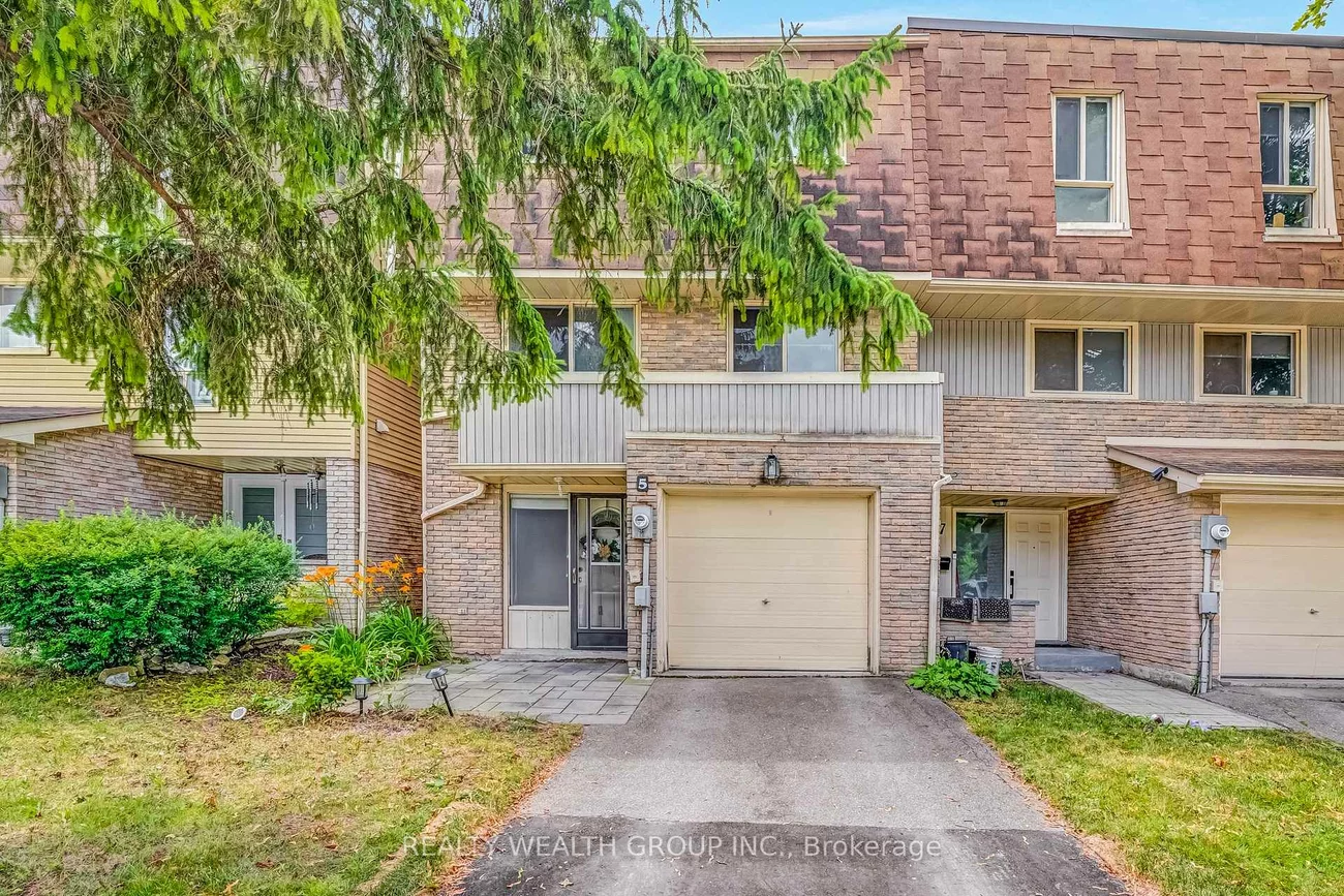 5-103, Poplar, Aurora Highlands, Aurora