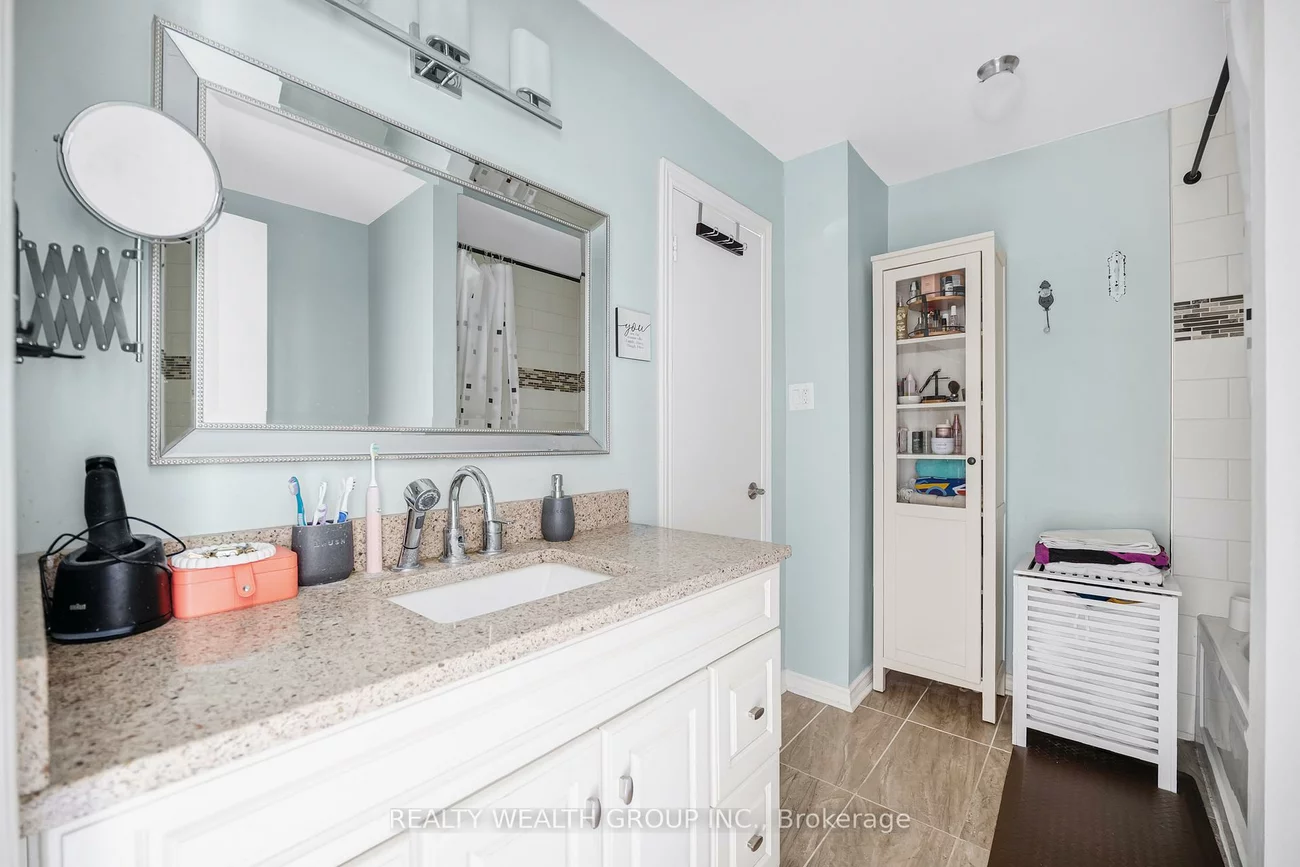 5-103, Poplar, Aurora Highlands, Aurora