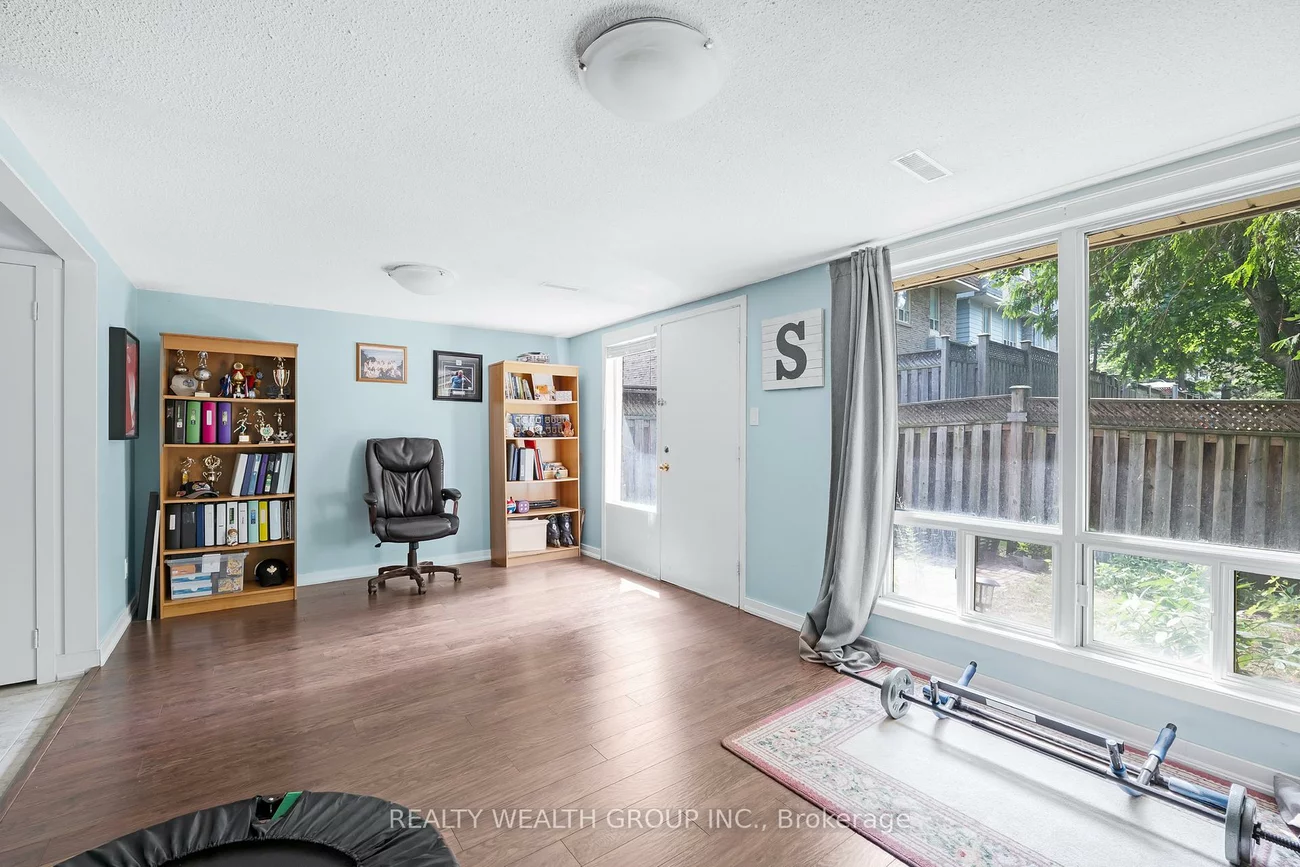 5-103, Poplar, Aurora Highlands, Aurora