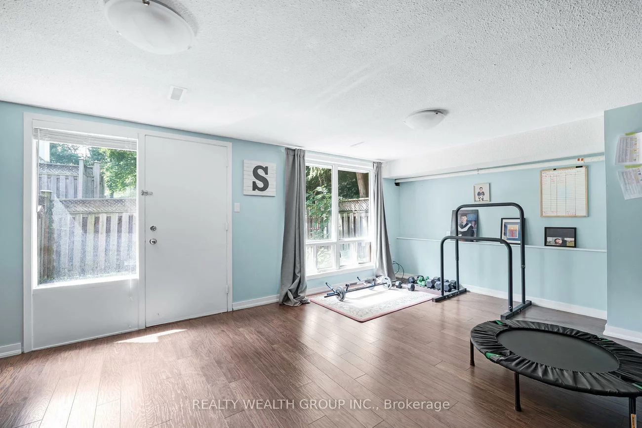 5-103, Poplar, Aurora Highlands, Aurora