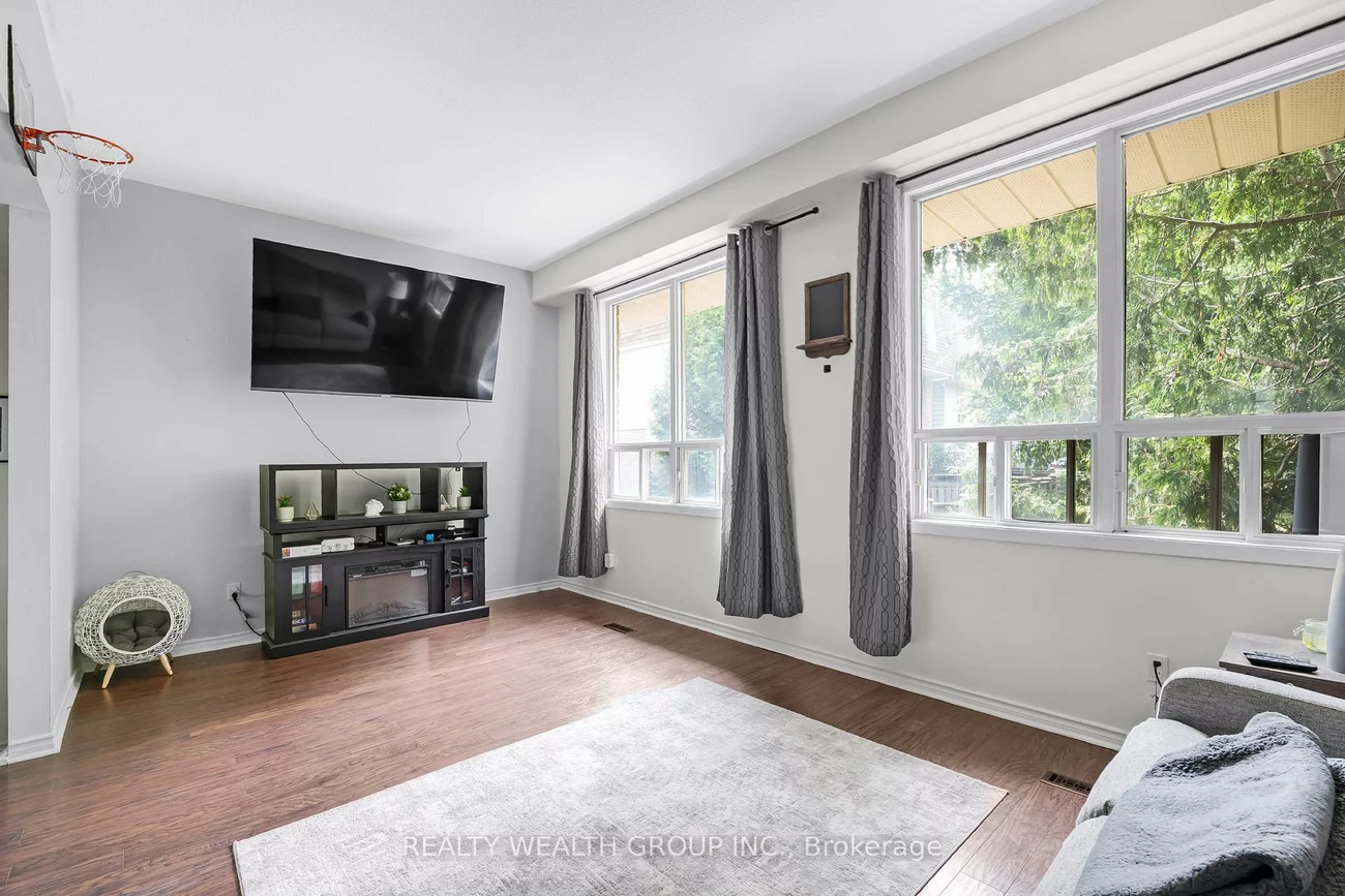 5-103, Poplar, Aurora Highlands, Aurora