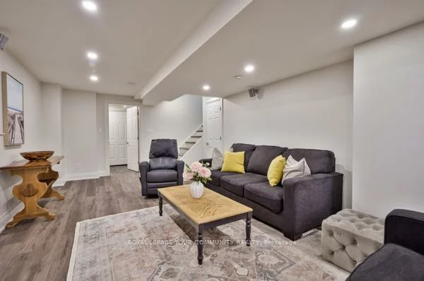 25, Senator, Aurora Heights, Aurora