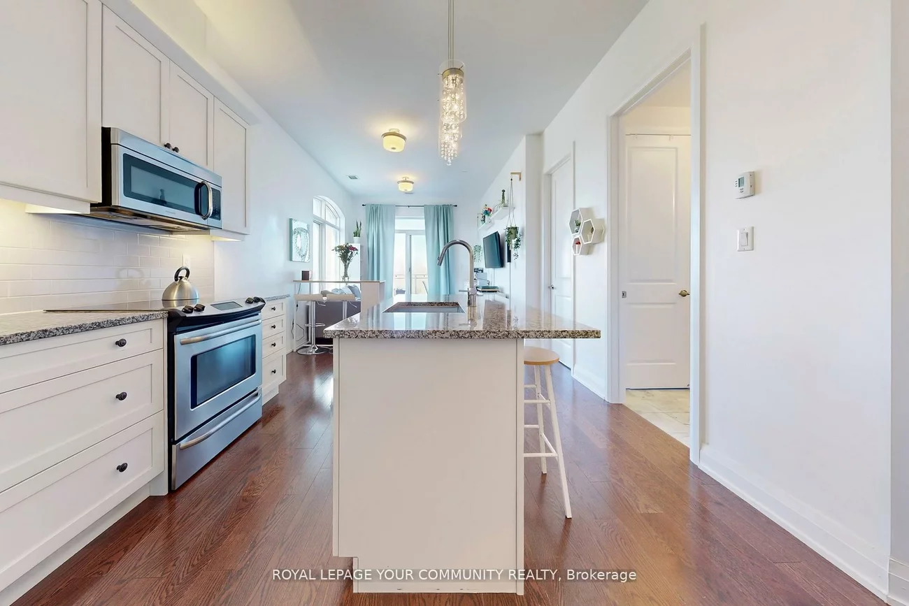 15277, Yonge, Aurora Village, Aurora