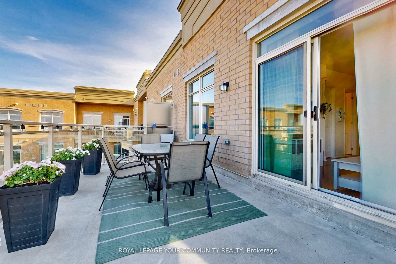 15277, Yonge, Aurora Village, Aurora