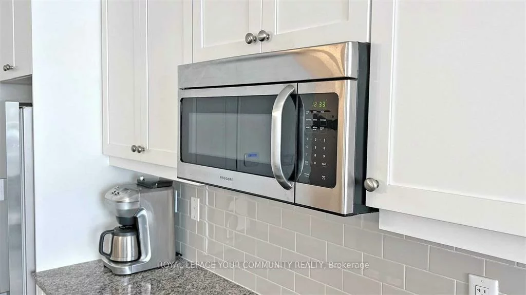15277, Yonge, Aurora Village, Aurora