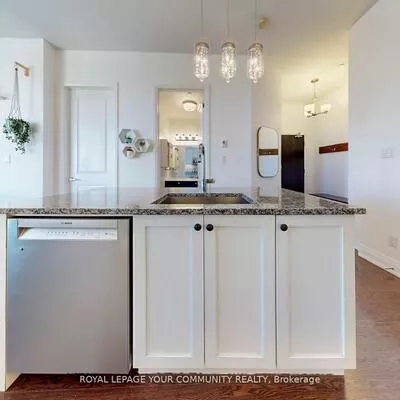 15277, Yonge, Aurora Village, Aurora