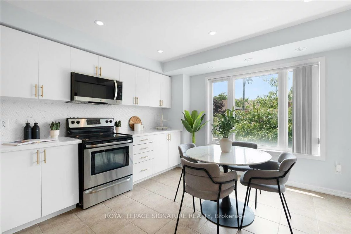 263, John West, Bayview Wellington, Aurora